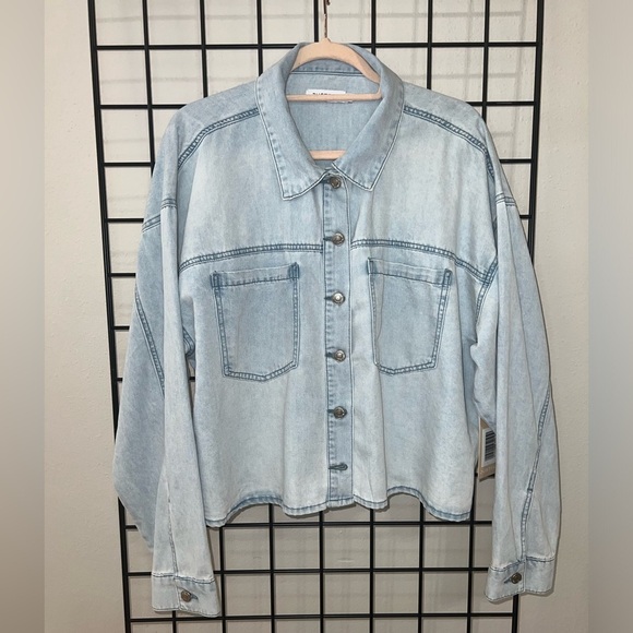 JustFab Tops - NWT Cropped Denim Button Down Shirt - Light Blue Denim Wash - XL